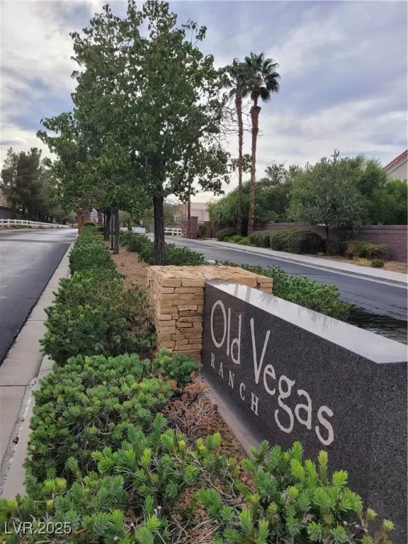 MLS: 2729837 Condo For Sale