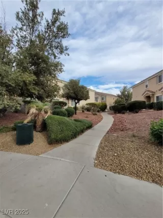 Photo #2: 2729837 Listing 