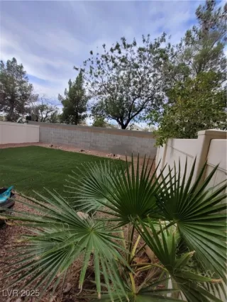 Photo #5: 2729837 Listing 