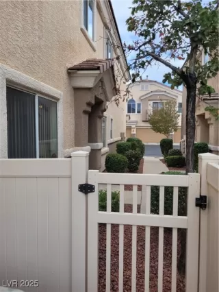 Photo #6: 2729837 Listing 