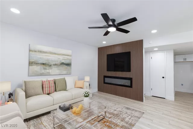 MLS: 2729879 Condo For Sale