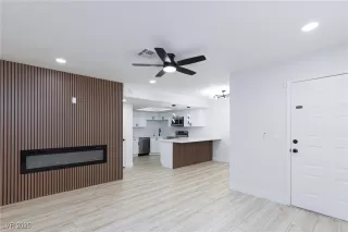 Photo #3: 2729879 Listing