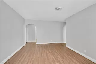 Photo #2: 2729887 Listing