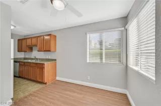 Photo #6: 2729887 Listing