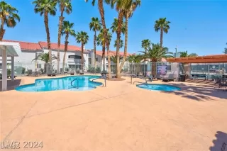 Photo #5: 2729896 Listing 