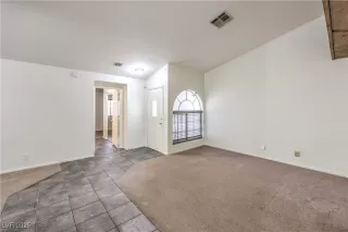 Photo #4: 2729897 Listing
