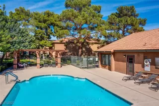 Photo #1: 2729919 Listing 