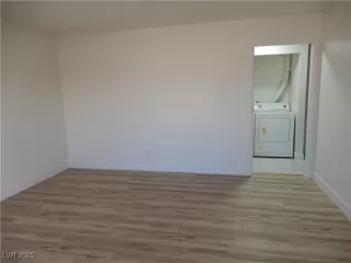 Photo #4: 2729943 Listing 