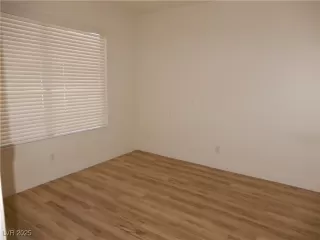 Photo #6: 2729943 Listing 