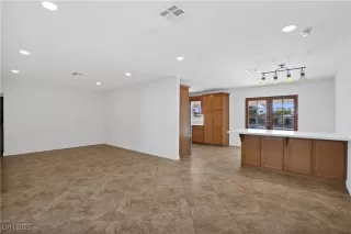 Photo #5: 2729948 Listing 