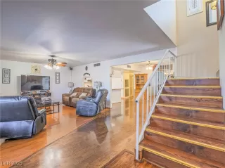 Photo #3: 2729952 Listing