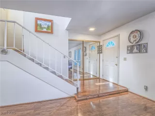 Photo #6: 2729952 Listing
