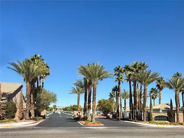 MLS: 2729969 Condo For Sale