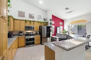 Photo #4: 2729969 Listing 