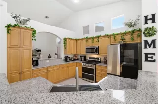 Photo #5: 2729969 Listing 