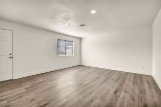 Photo #2: 2729974 Listing