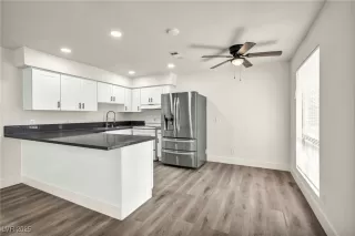 Photo #5: 2729974 Listing