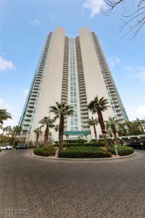 MLS: 2729986 Condo For Sale