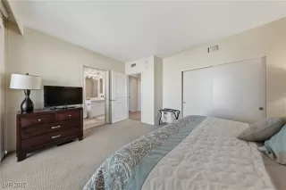 Photo #4: 2729986 Listing