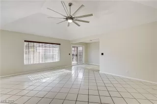 Photo #3: 2730001 Listing