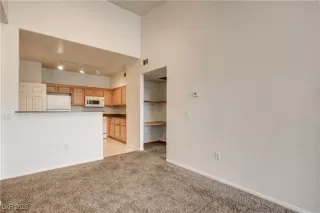 Photo #6: 2730004 Listing 