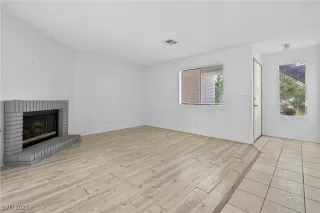 Photo #6: 2730008 Listing