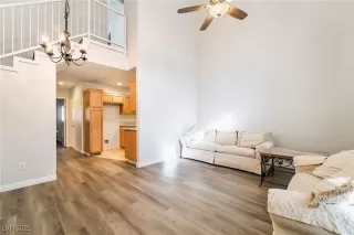 Photo #4: 2730023 Listing 