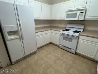 Photo #1: 2730049 Listing 