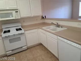 Photo #2: 2730049 Listing 