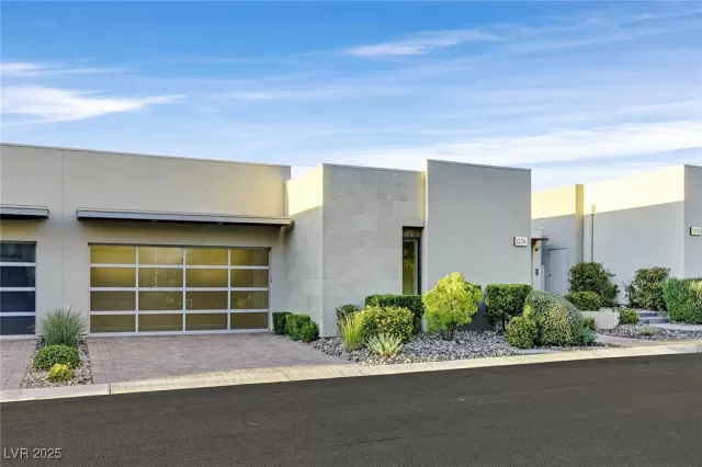 MLS: 2730073 Condo For Sale