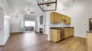 Photo #4: 2730079 Listing