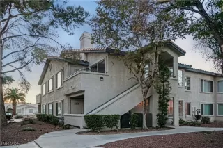 Photo #2: 2730092 Listing
