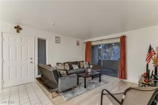 Photo #5: 2730092 Listing