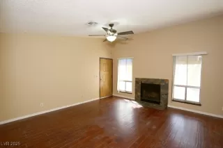 Photo #4: 2730095 Listing