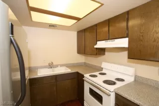 Photo #6: 2730095 Listing