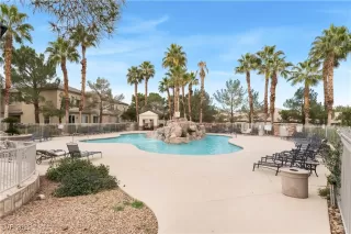 Photo #1: 2730100 Listing 