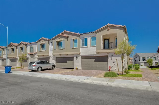 MLS: 2730115 Condo For Sale