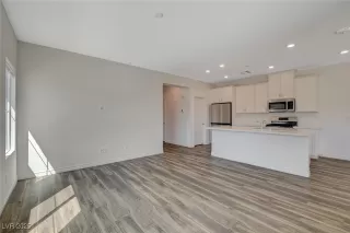 Photo #5: 2730115 Listing 