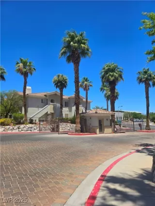 Photo #1: 2730126 Listing 
