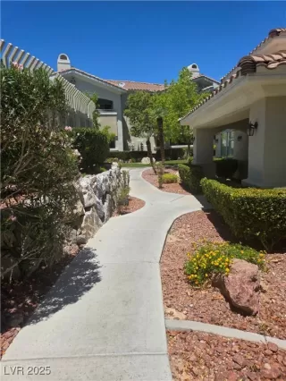 Photo #2: 2730126 Listing 
