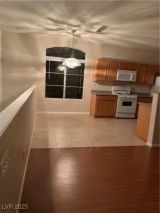 Photo #3: 2730126 Listing 