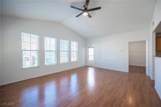 Photo #1: 2730131 Listing