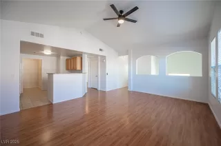 Photo #6: 2730131 Listing
