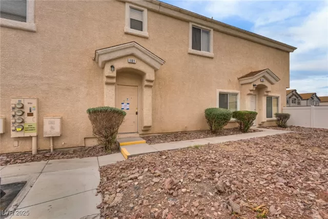 MLS: 2730132 Condo For Sale