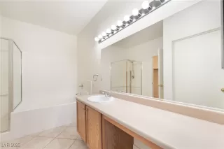 Photo #3: 2730154 Listing