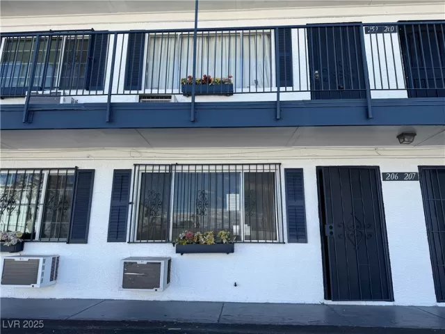 MLS: 2730162 Condo For Sale