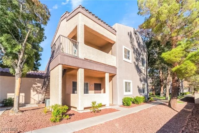 MLS: 2730166 Condo For Sale