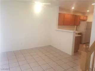 Photo #3: 2730180 Listing 