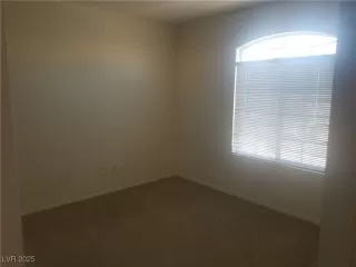 Photo #6: 2730180 Listing 