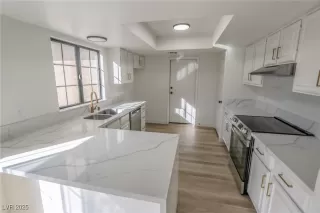 Photo #3: 2730193 Listing